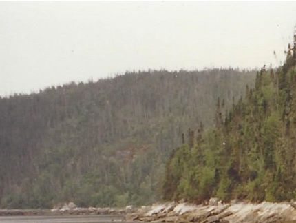 En 2001, à la Baie St-Pancrasse, Baie-Comeau, lors du Symposium. Je suis avec Hélène Brunet, essayant de ne pas tomber.
